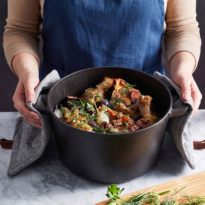 Ma&szlig;geschneidertes vorgew&uuml;rztes 2-in-1-Kochgeschirr aus Gusseisen mit doppeltem Dutch Oven