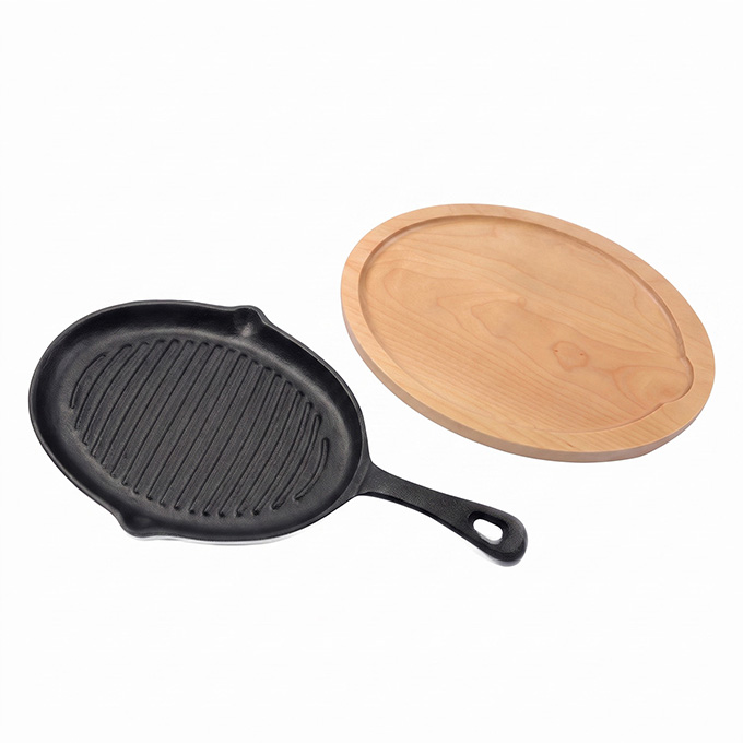 Ovale, vorgew&uuml;rzte franz&ouml;sische Tortillapfanne aus Gusseisen im mexikanischen Stil, 25 cm
