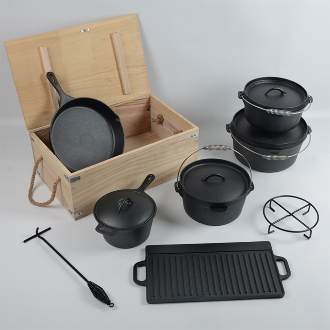 Camping-Kochgeschirr-Set aus Gusseisen